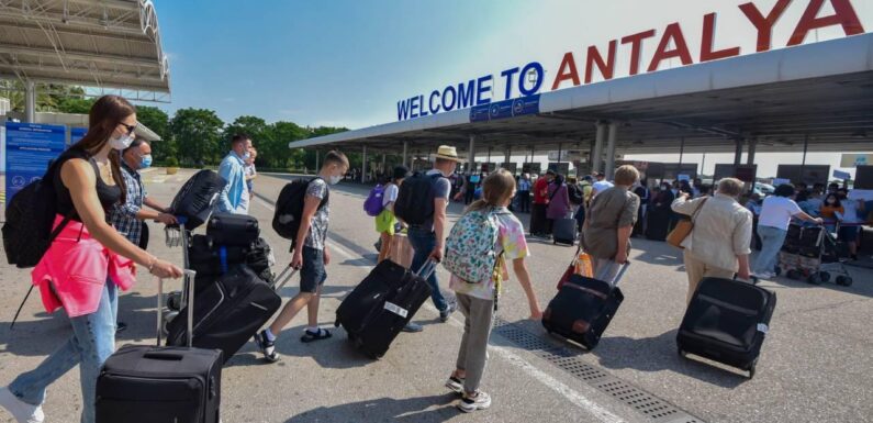 Antalya’ya gelen turist sayısı 13 milyonu aştı TRT Haber Ekonomi Haberleri AA