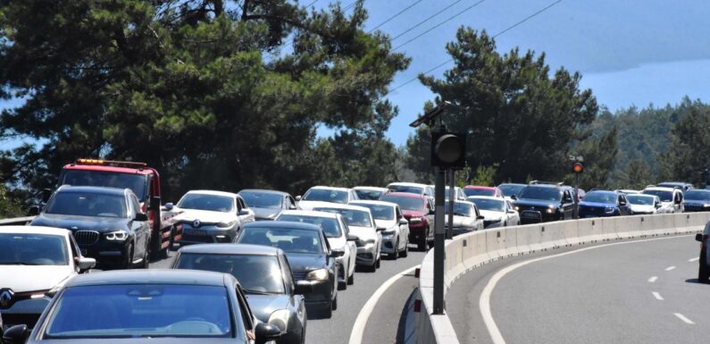 Trafiğe 160 bin 162 yeni araç kaydı yapıldı TRT Haber Ekonomi Haberleri AA