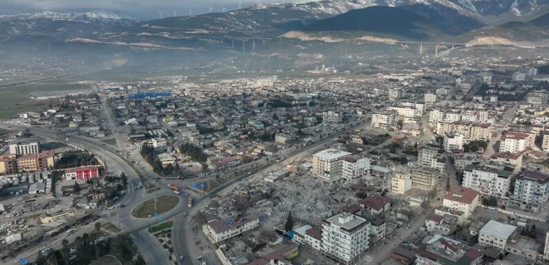 Deprem bölgesine enerjide 4 milyar liralık destek TRT Haber Ekonomi Haberleri TRT Haber