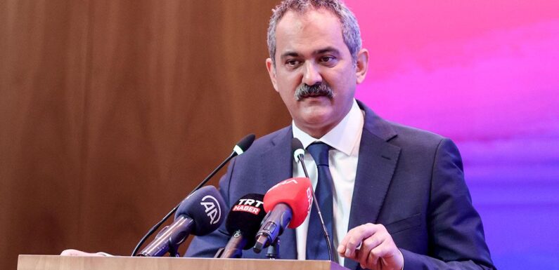 Bakan Özer: Çocuklarımızın erişemediği kitaplar artık okullarında TRT Haber Eğitim Haberleri