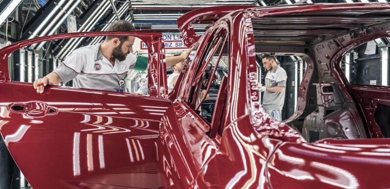 İhracatın lokomotifi otomotiv oldu TRT Haber Ekonomi Haberleri AA