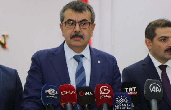 Bakan Tekin: Adıyaman’da 6 bin 346 dersliğin 1176’sı kullanılamaz durumda TRT Haber Eğitim Haberleri