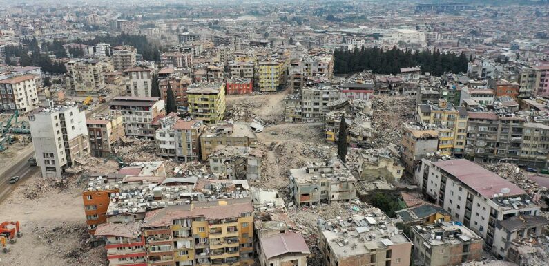 Depremlerden etkilenen bazı il ve ilçelerdeki ‘mücbir sebep hali’ uzatıldı TRT Haber Ekonomi Haberleri AA