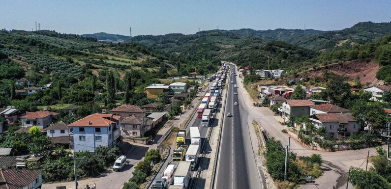 Kara yolu taşıma sektörüne yüzde 5 indirim müjdesi TRT Haber Ekonomi Haberleri AA