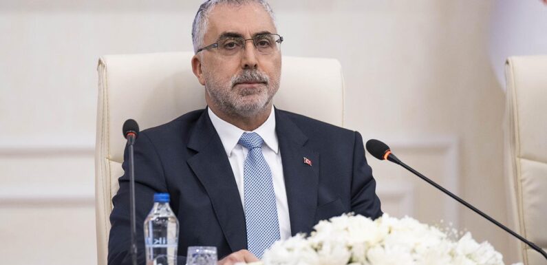 Bakan Işıkhan: İstihdam sayımız 31 Milyon 716 bine yükseldi TRT Haber Ekonomi Haberleri TRT Haber