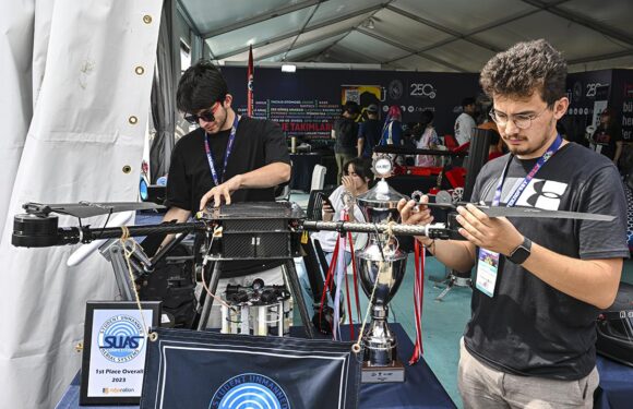 Uluslararası ödüllü kargo dron TEKNOFEST’te TRT Haber Bilim Teknoloji Haberleri AA