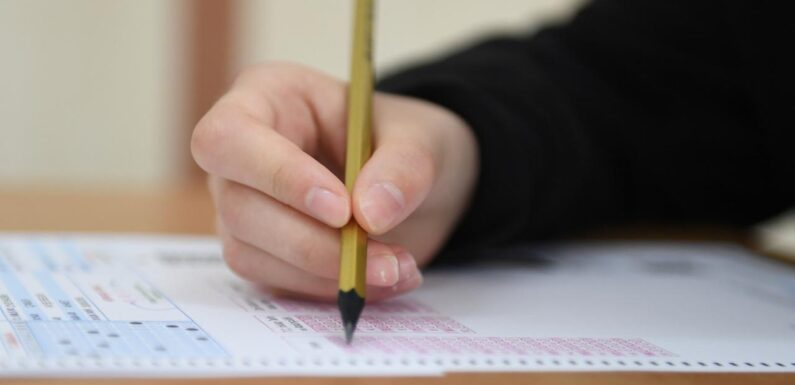 Liselerde test usulü sınav uygulamasına son verildi TRT Haber Eğitim Haberleri