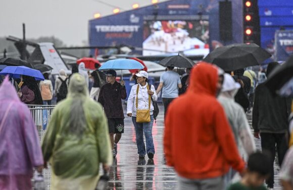 Yağışa rağmen TEKNOFEST’e yoğun ilgi TRT Haber Bilim Teknoloji Haberleri AA