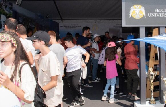 Selçuk Üniversitesinin TEKNOFEST standına yoğun ilgi TRT Haber Bilim Teknoloji Haberleri İHA