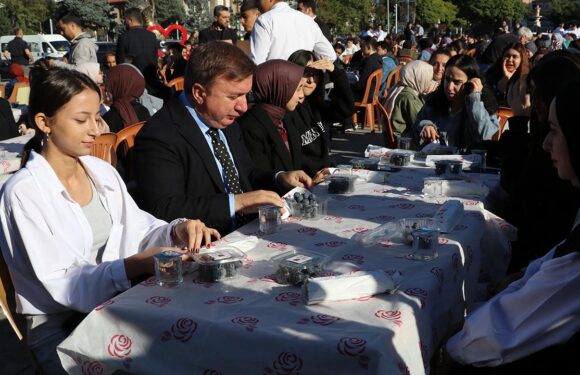 Erzincan Valisi’nden öğrencilere ulaşım indirimi müjdesi TRT Haber Eğitim Haberleri