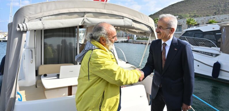 Yeni Foça Yat Limanı hizmete açıldı TRT Haber Ekonomi Haberleri AA