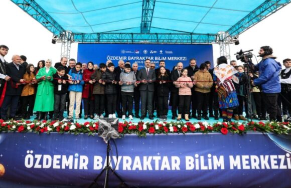 Trabzon Özdemir Bayraktar Bilim Merkezi açıldı TRT Haber Bilim Teknoloji Haberleri TRT Haber