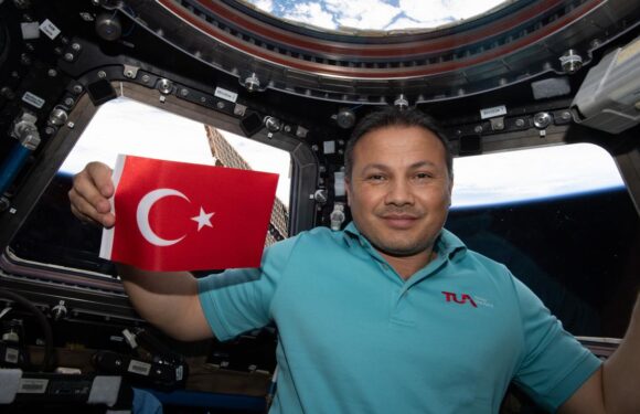 Astronot Alper Gezeravcı, Türkiye’nin ilk insanlı uzay serüveniyle tarihe geçti