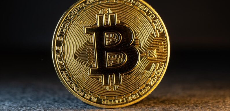 Bitcoin’in piyasa değeri 1 trilyon doların üzerine çıktı