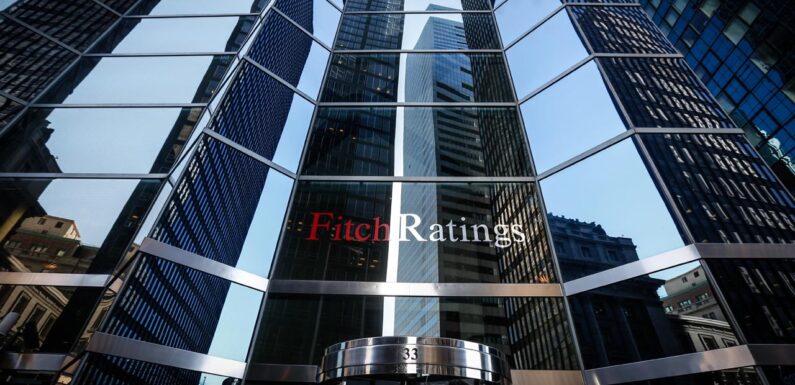 Fitch, bu yıla ilişkin küresel ekonomik büyüme tahminini yükseltti