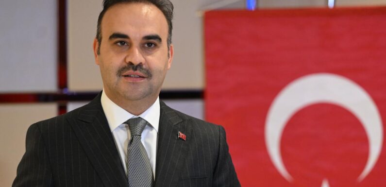 Bakan Kacır: Türkiye, savunma sanayiinde dünyaya parmak ısırtan başarılara imza atıyor