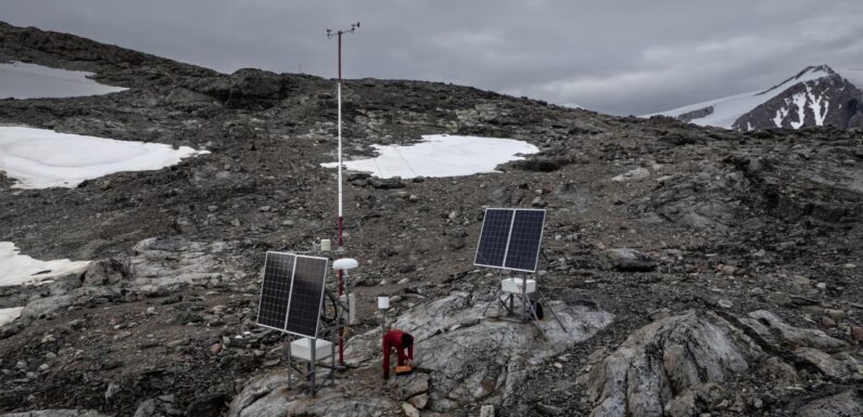 Antarktika’da Türk Bilimsel Araştırma Kampı için yeni ölçüm istasyonları kuruldu