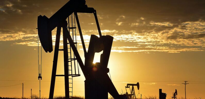 Brent petrolün varili 83,85 dolar