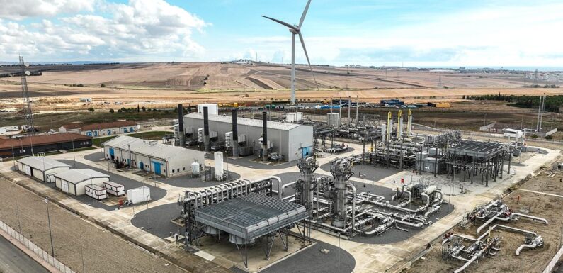Silivri ve Tuz Gölü’ndeki doğal gaz depolama tesisleri enerjisini yenilenebilir kaynaklardan alıyor