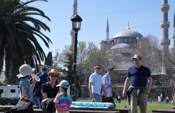 İstanbul yılın ilk 4 ayında 5,2 milyon yabancı turist ağırladı