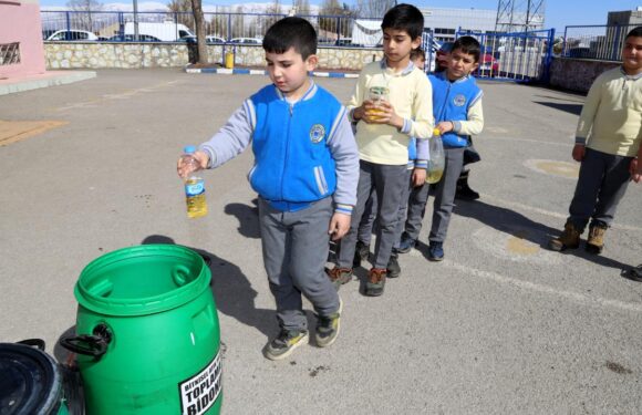 Milli Eğitim Bakanlığı’ndan çevreci okullara yeşil bayrak