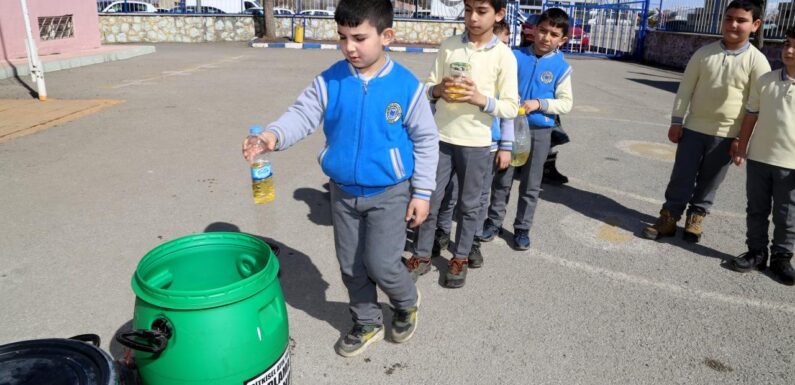 Milli Eğitim Bakanlığı’ndan çevreci okullara yeşil bayrak