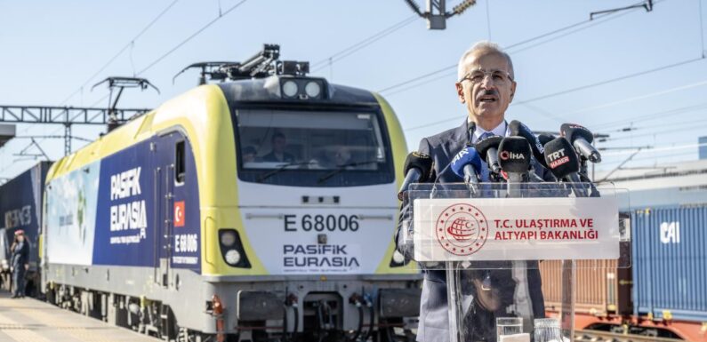 Türkiye’nin ilk özel uluslararası yük treni seferlere başladı