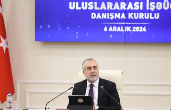 Bakan Işıkhan: Nitelikli iş gücünü çekecek şekilde adımlar atmaya özen gösteriyoruz