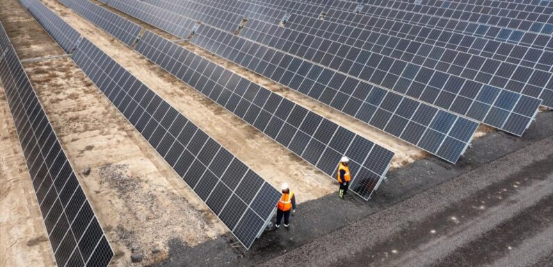 Güneş enerjisinde yıl sonu hedefi 20 bin megavat