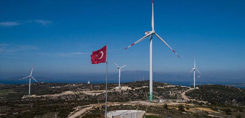 Türkiye’de 4 bin 360 türbinle rüzgardan enerji üretiliyor