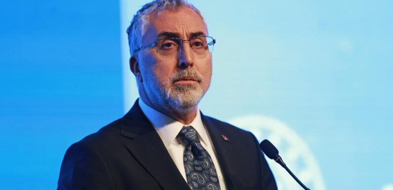 Bakan Işıkhan: Emeklilerimiz için hayata geçirdiğimiz birçok hizmete yenilerini ekleyeceğiz