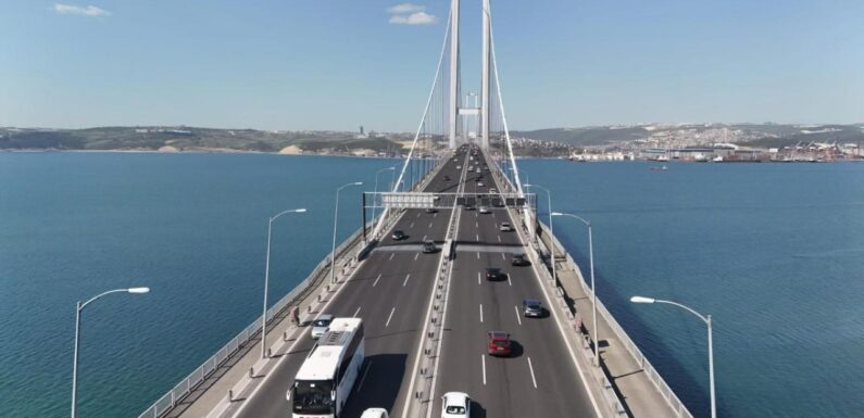 Otoyol ve köprülerden 1 milyar 80 milyon araç geçiş yaptı