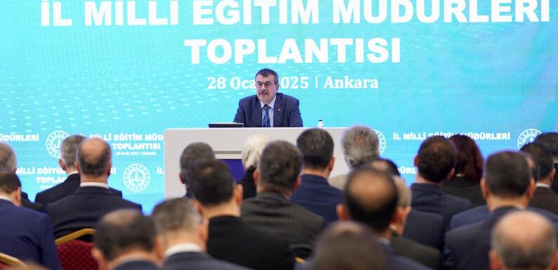 Bakan Tekin, 81 ilin milli eğitim müdürleriyle bir araya geldi