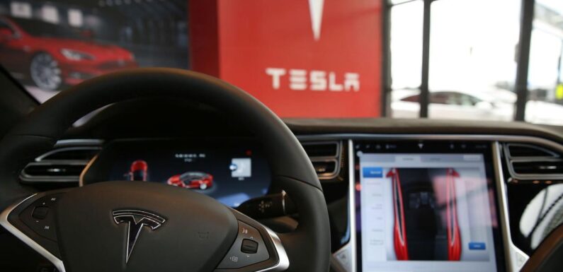 Tesla’nın piyasa değeri 1 trilyon doların altına geriledi