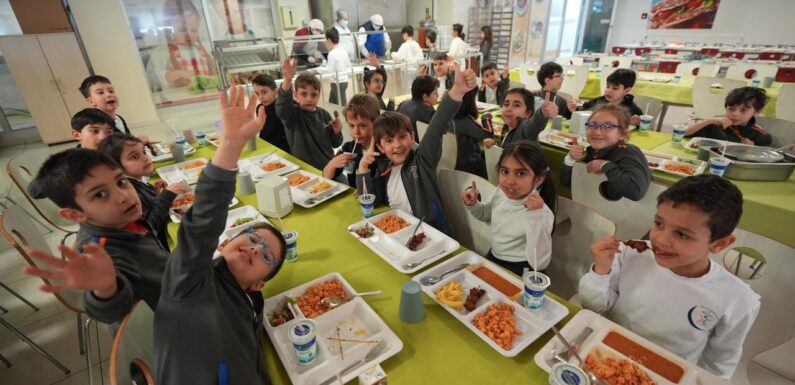 İstanbul’da 213 okulda obeziteyle mücadele ediliyor